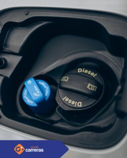 Sabies que el teu vehicle dièsel pot contaminar menys gràcies a un simple additiu?

T’ho expliquem! L’AdBlue és un additiu utilitzat en vehicles dièsel equipats amb sistemes de reducció catalítica selectiva (SCR). La seva funció és disminuir les emissions contaminants i fer el vehicle més respectuós amb el medi ambient.

Troba l’AdBlue a Gasoils Carreras!

#AdBlue #VehiclesDiesel #MenysEmissions #MobilitatSostenible #CuraDelMediAmbient #SCR #ConsellsMotor #GasoilsCarreras #Automocio #EficienciaEnergetica